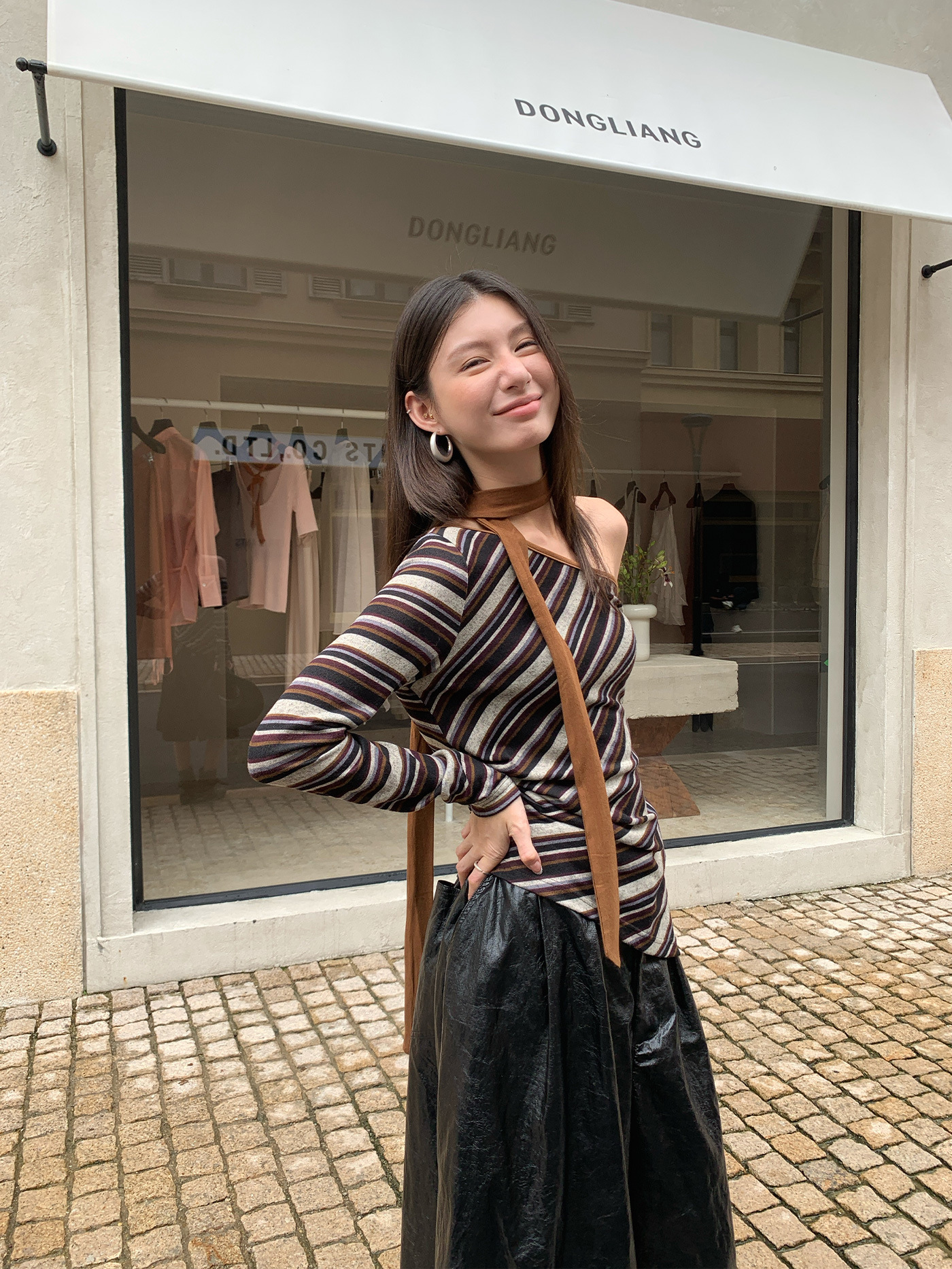 レディースカジュアルファッション マルチボーダー柄オフショルダーニットトップス