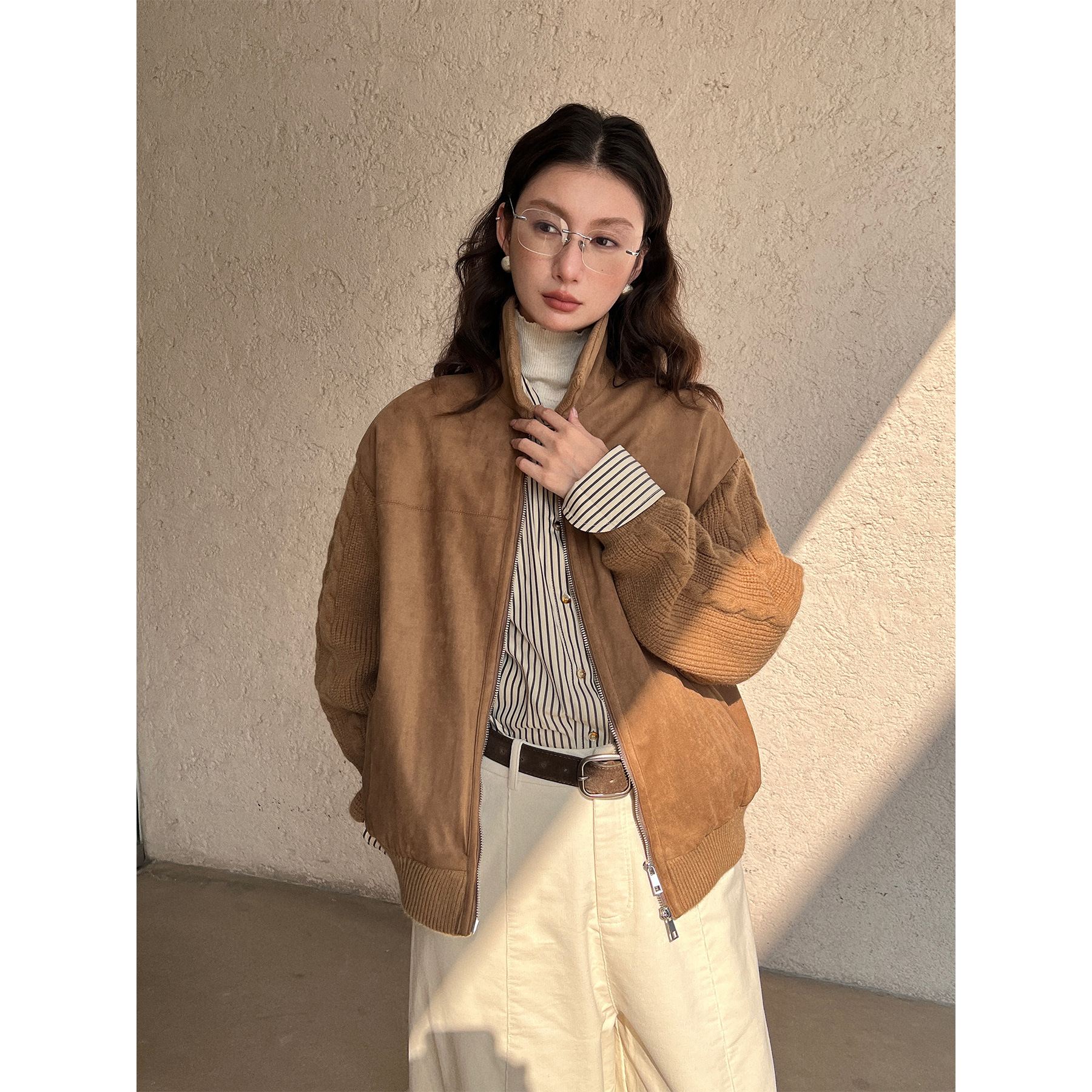 【レディースカジュアルファッション】ゆる抜け感×異素材切り替え｜こなれシルエットが叶うフェイクスエードジャケット