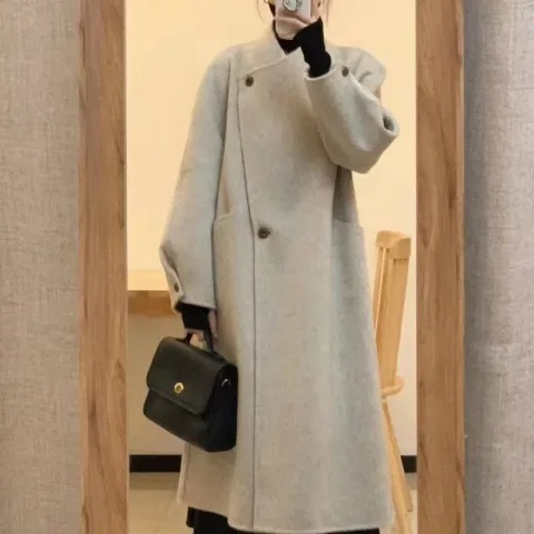 【レディースカジュアルファッション】上品ニュアンス×洗練ミニマル｜大人のこなれ感をつくる中丈メルトン風コート