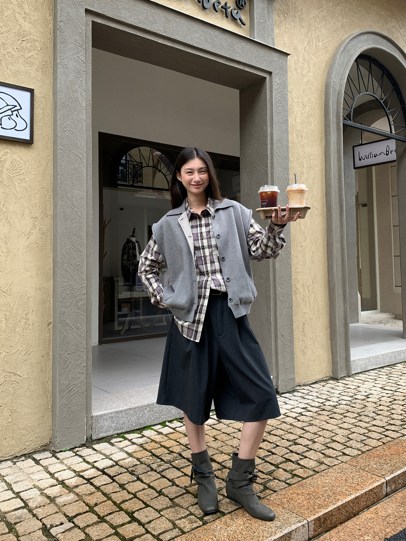 レディースカジュアルファッション ゆったりシルエットのワイドハーフパンツ