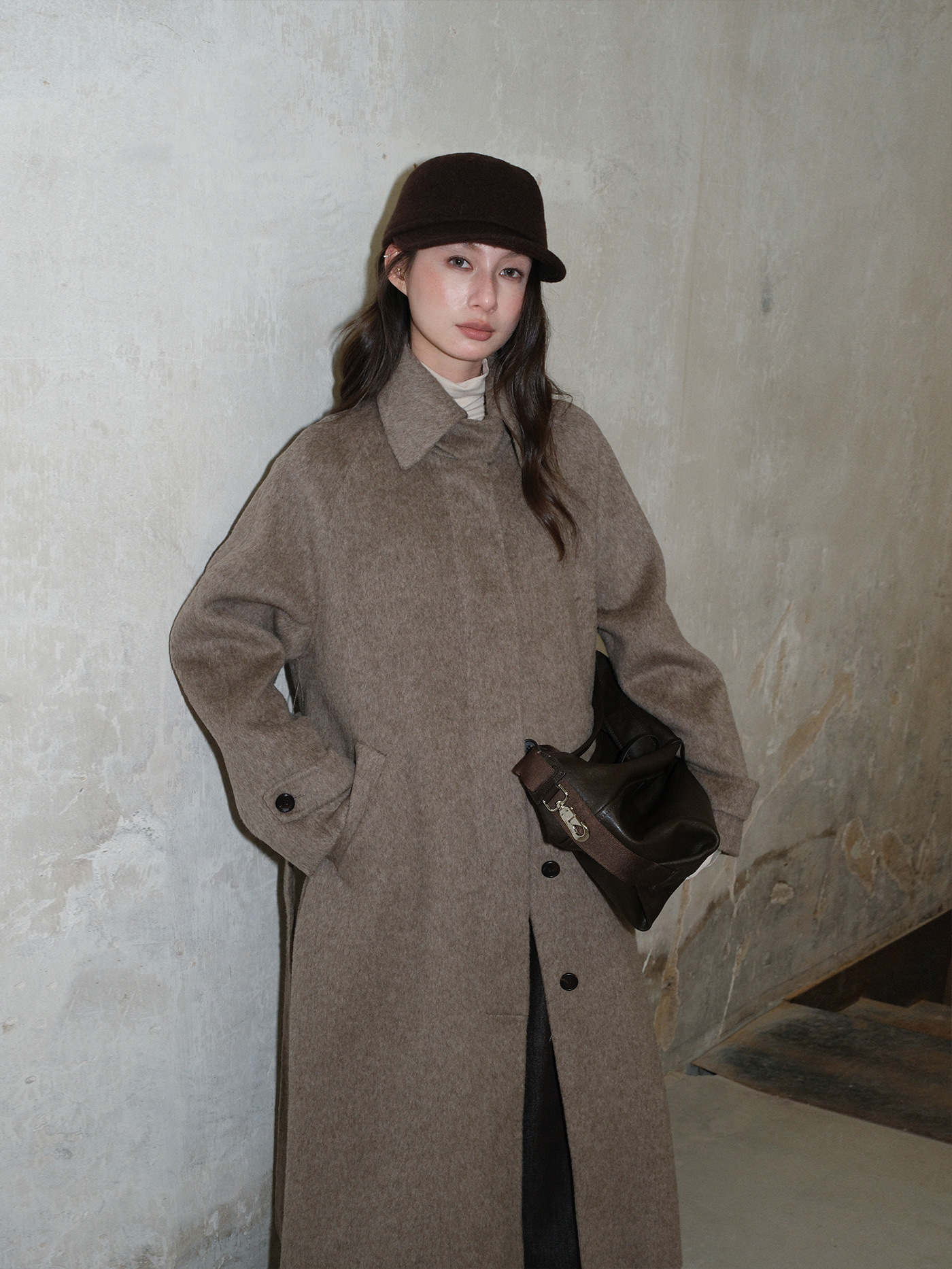 【レディースカジュアルファッション】ゆる美シルエット×上品ミニマル｜大人の抜け感をつくるロングウール混コート