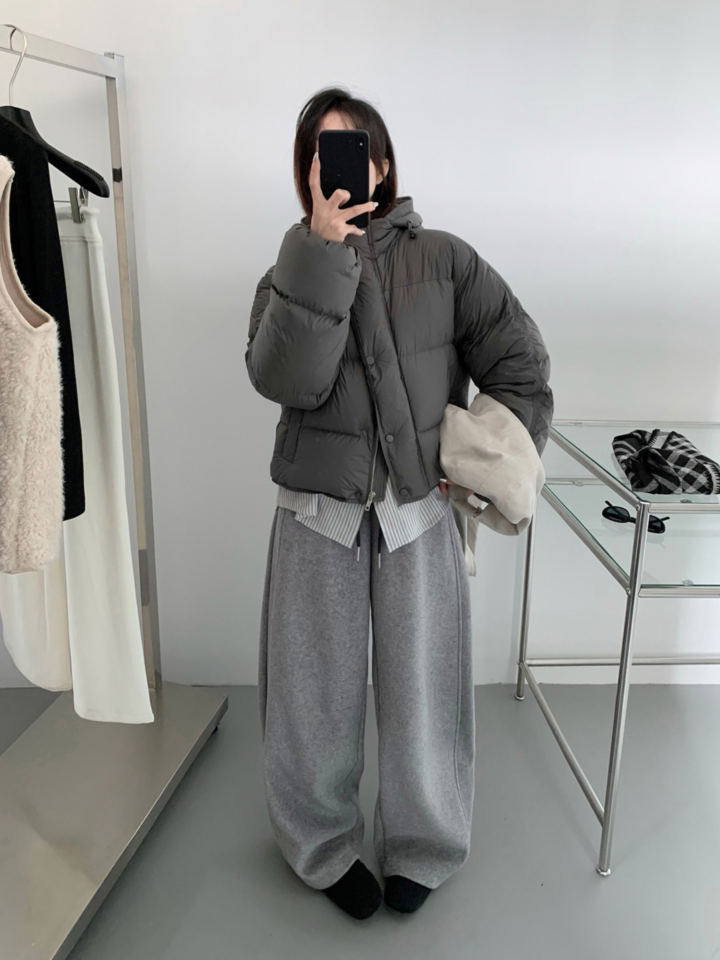 レディースカジュアルファッション ボリューム感たっぷり中綿入りショート丈ダウンジャケット