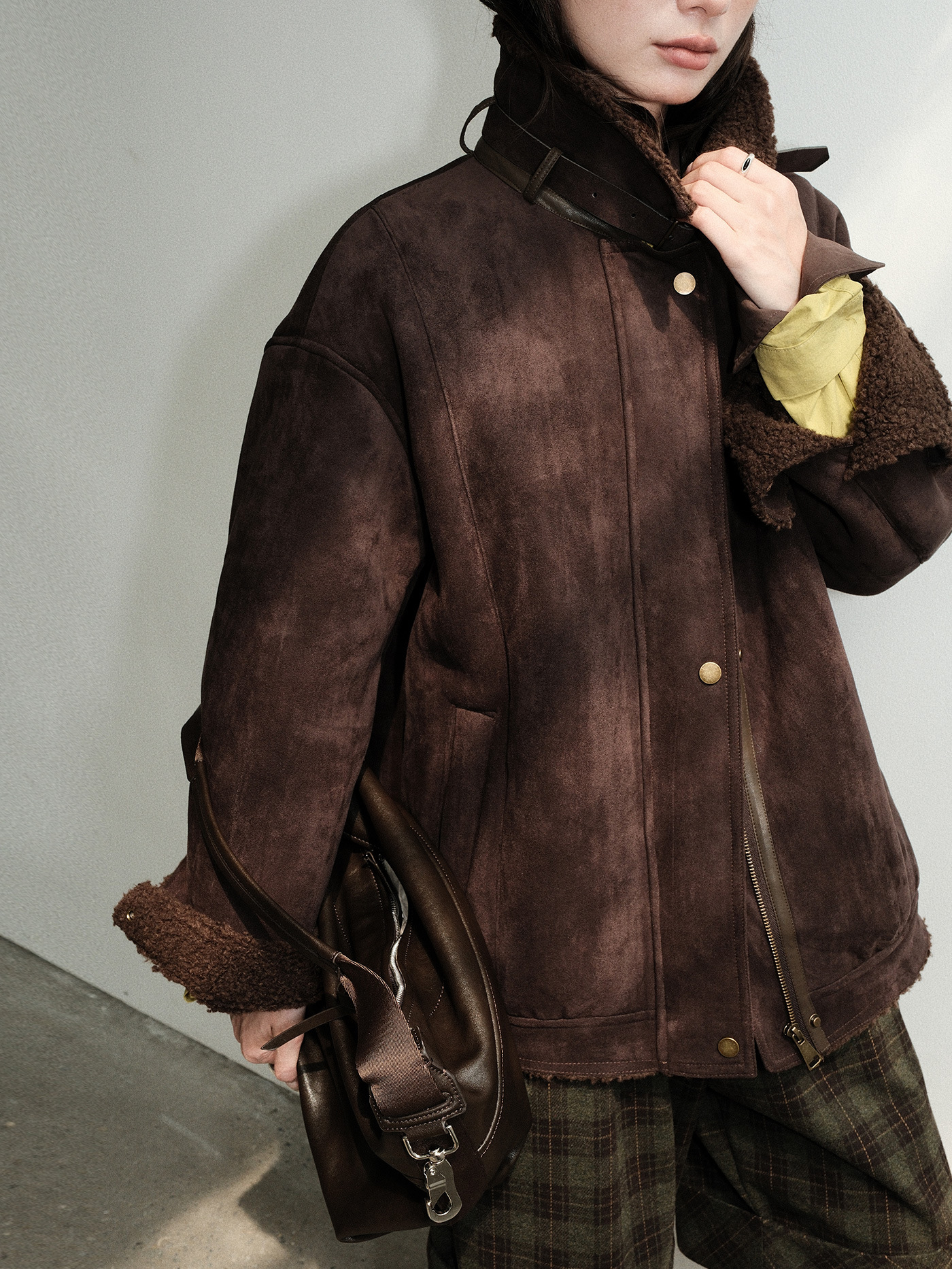 レディースカジュアルファッション ボア襟付きムートン調ショートジャケット