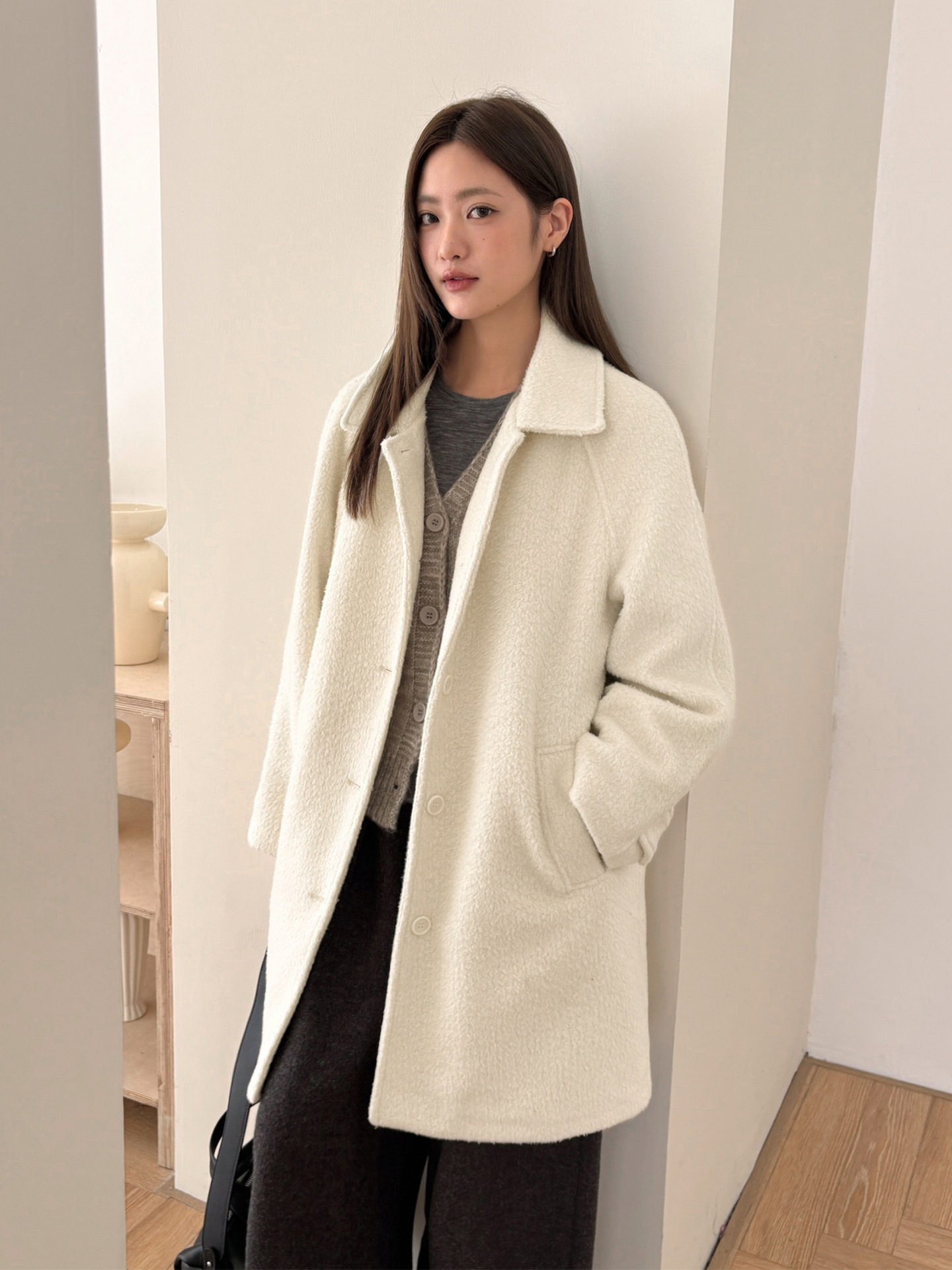 レディースカジュアルファッション もこもこボア素材のゆったりシルエットステンカラーコート