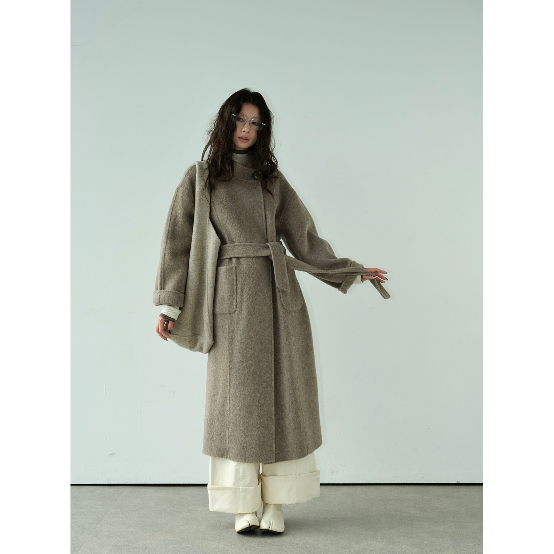 【レディースカジュアルファッション】品よく“しなやか”に纏う｜ウール×ヤク混の上質ロングコート