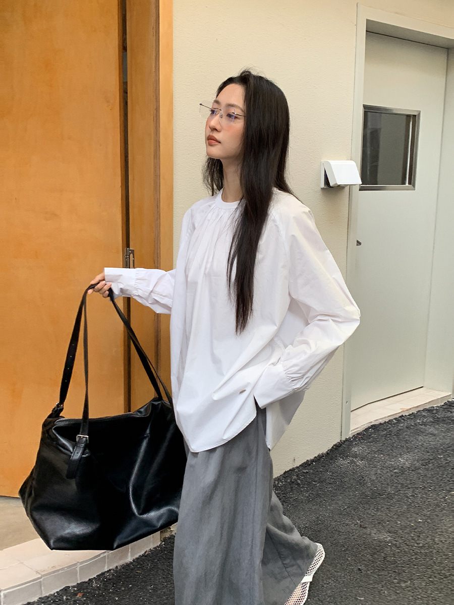 【レディースカジュアルファッション】柔らかミックス素材×丸みシルエット｜上品ゆる甘ラグランスリーブミドル丈トップス