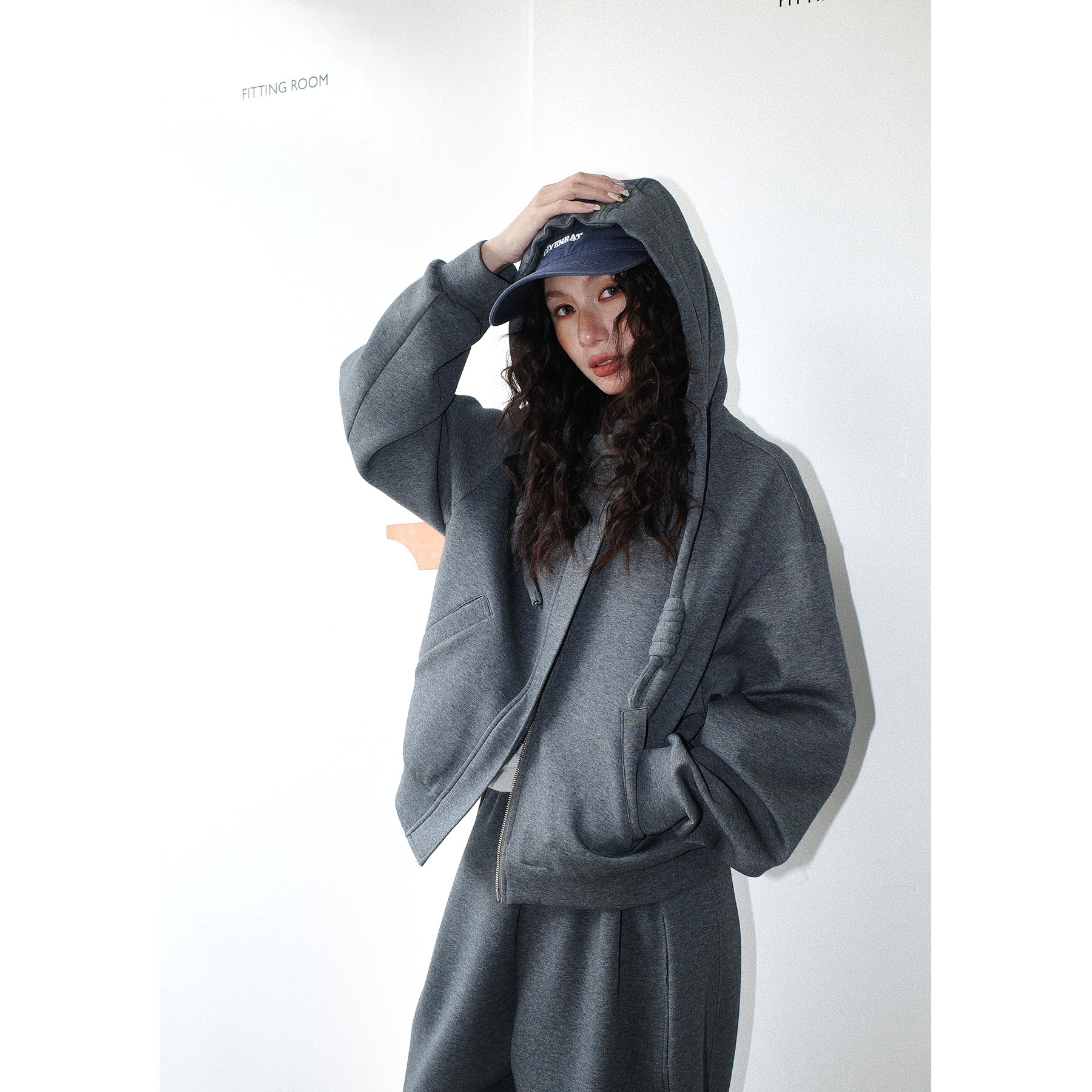 【レディースカジュアルファッション】ゆるパーカー×美脚スウェット｜大人の抜け感が叶う裏毛セットアップ