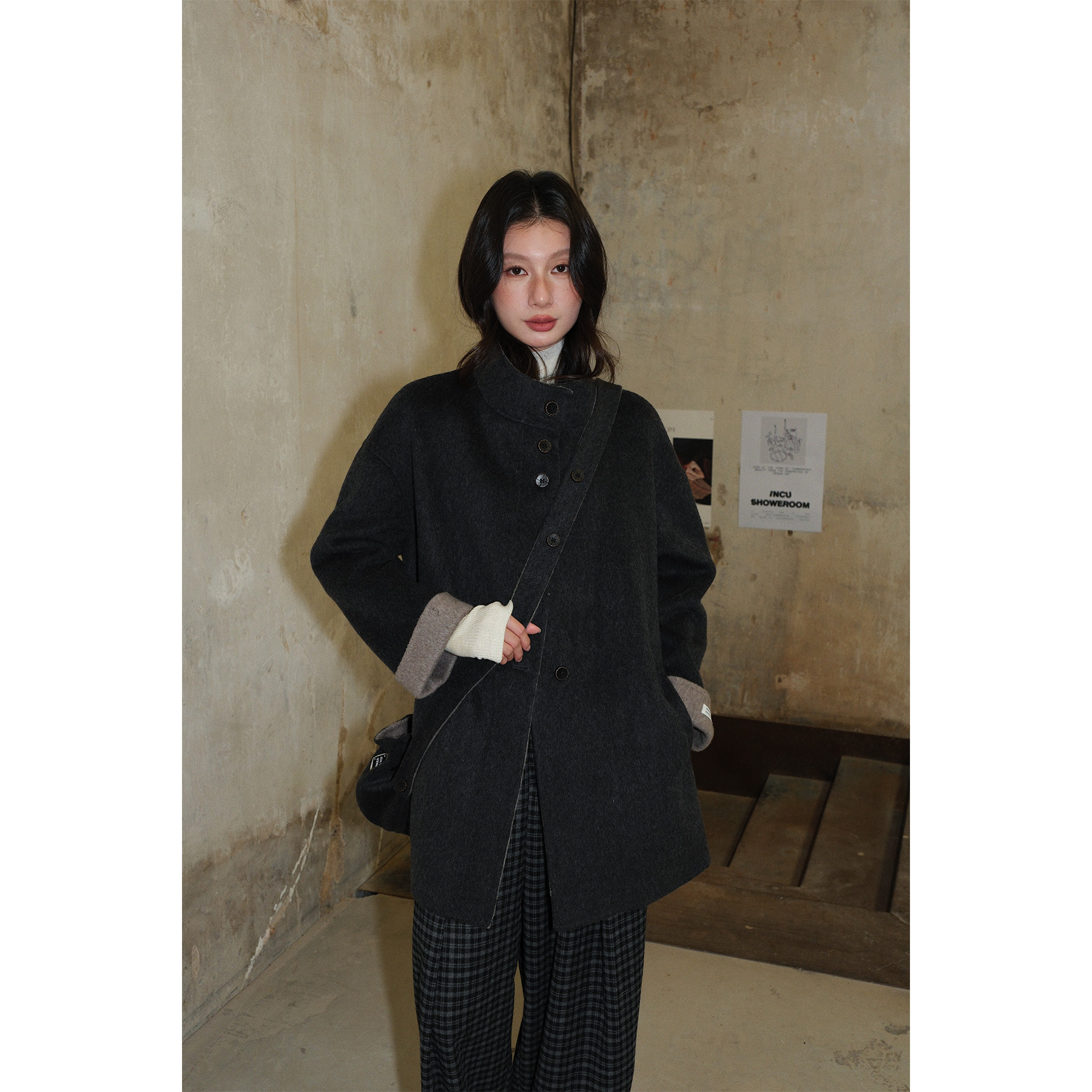 【レディースカジュアルファッション】立体裁ち×上質ウール調｜360度美シルエットの大人リュクスショートコート