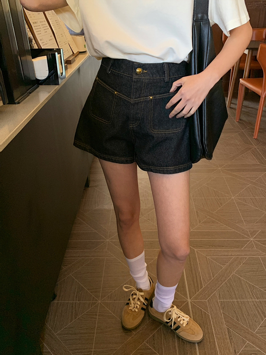 レディースカジュアルファッション 大きめポケット付きデニムショートパンツ