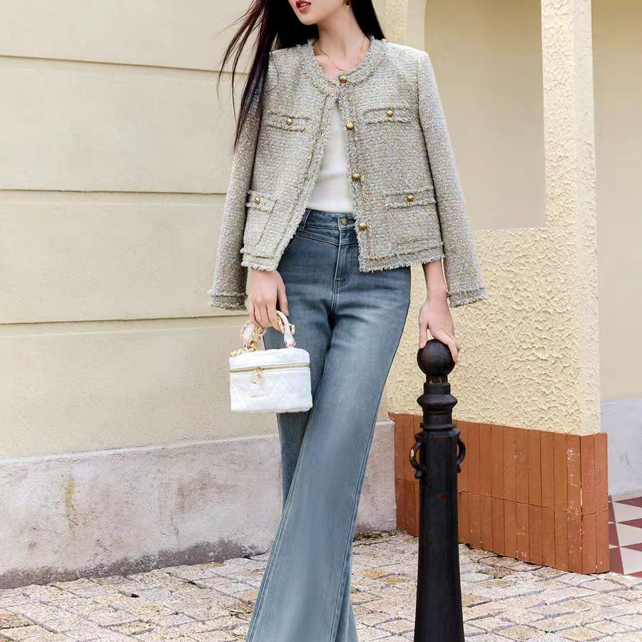 【レディースカジュアルファッション】ツイード×金ボタン｜軽やか上品“春秋ジャケット