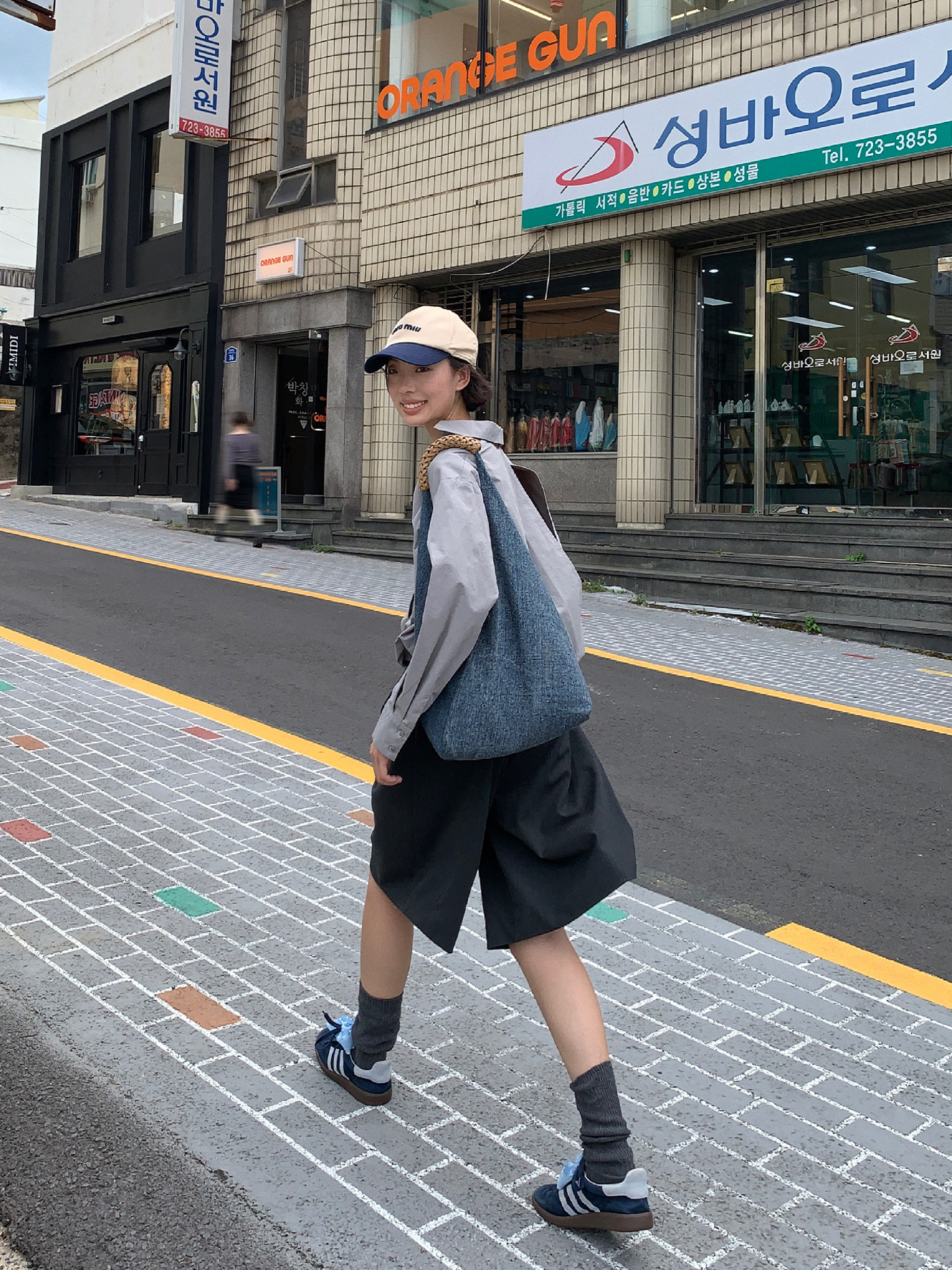 レディースカジュアルファッション ゆったりシルエットのワイドハーフパンツ