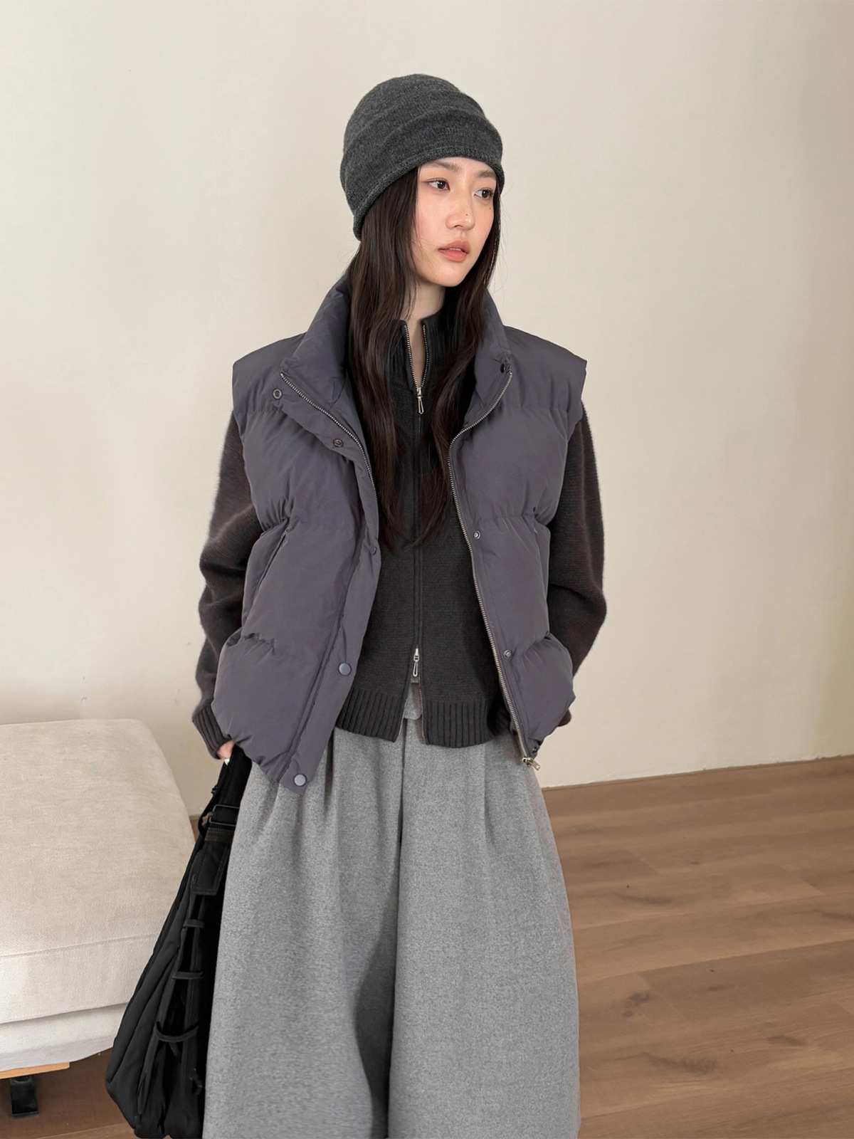 レディースカジュアルファッション ワンポイント刺繍入りジップアップニットカーディガン