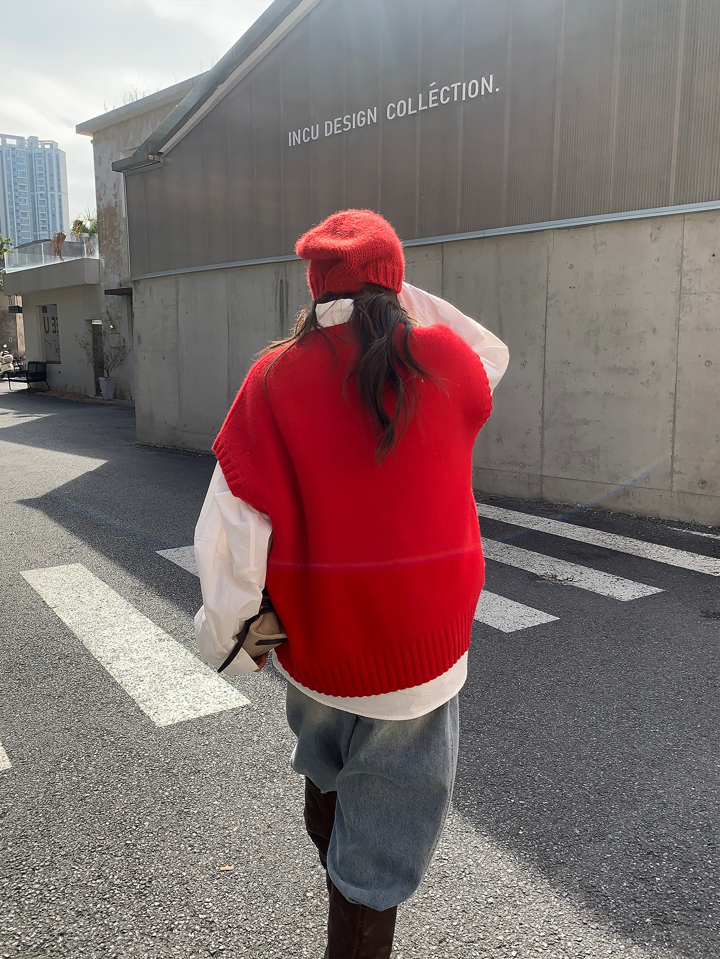 レディースカジュアルファッション 袖なしニットベスト重ね着風セットアップ