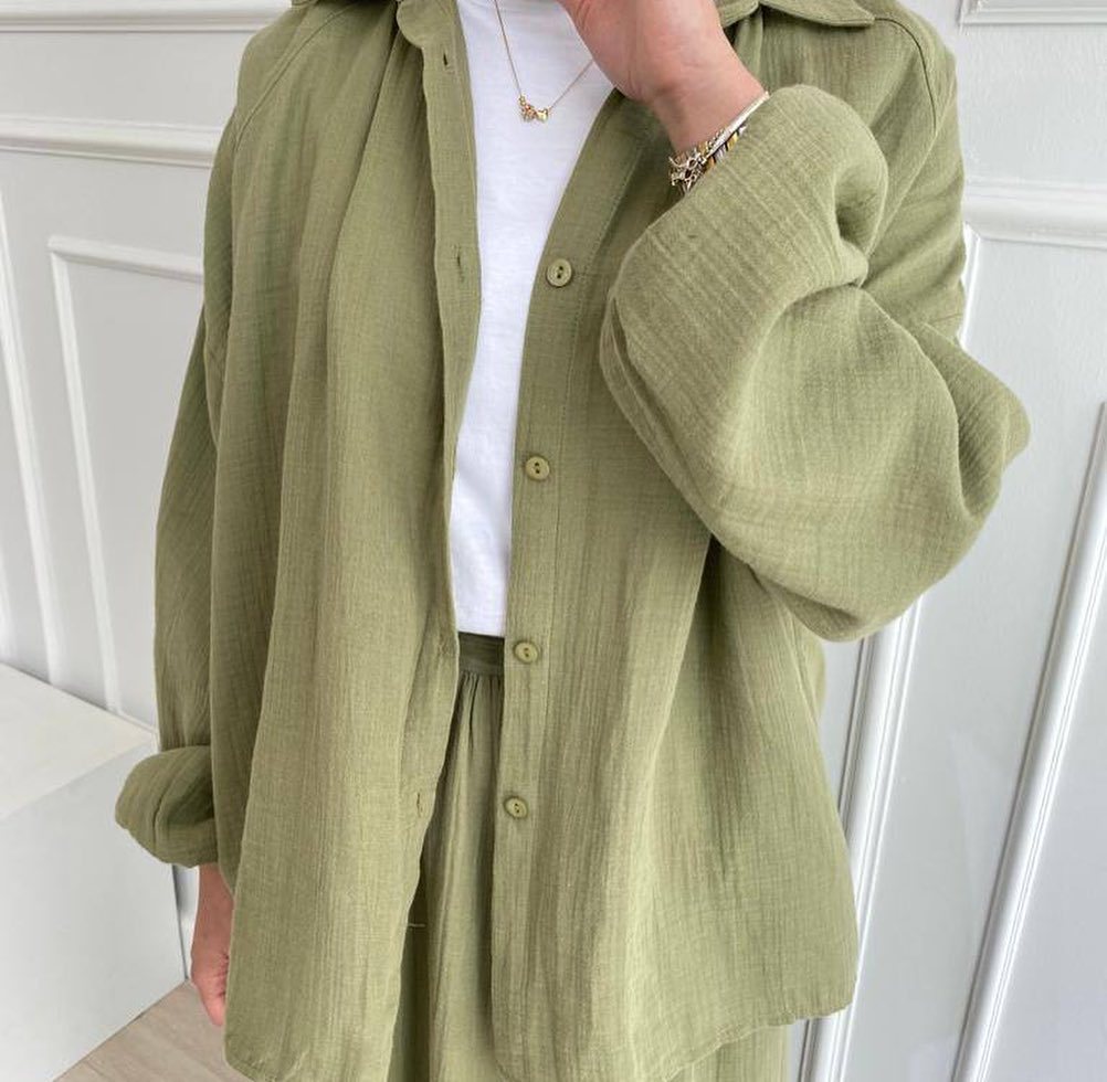 レディースカジュアルファッション ゆったりシルエットシャツとロングスカートの上下セット