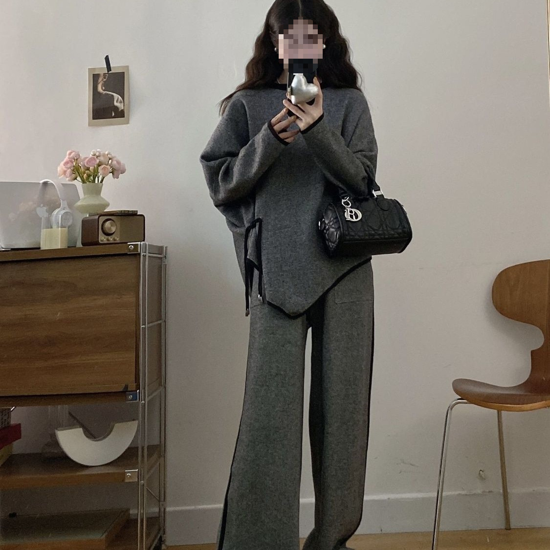 レディースカジュアルファッション リラックス感のあるニットトップスとワイドパンツの上下セット