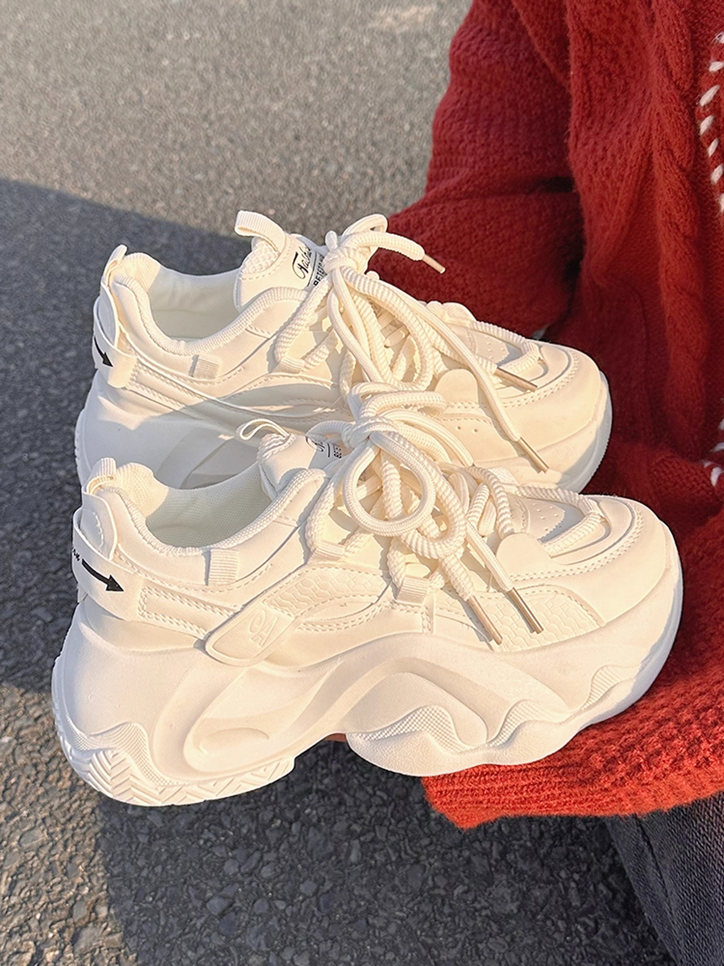 【レディースカジュアルファッション】厚底×軽量｜脚長×衝撃吸収の韓国風ダッドスニーカー