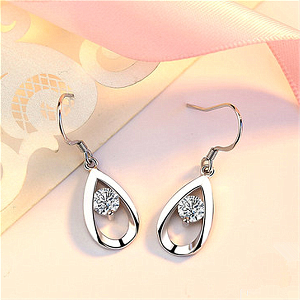 レディースピアス 雫型ジルコニア揺れるフック式ピアス