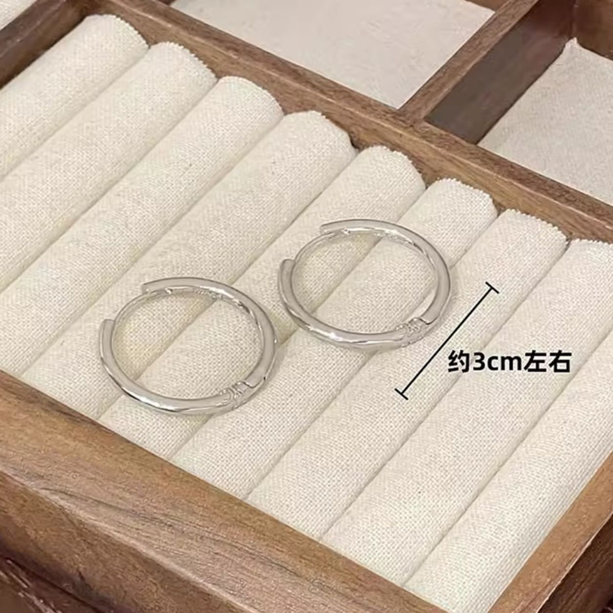 ピアスレディース シンプル中サイズ輪っか型ピアス
