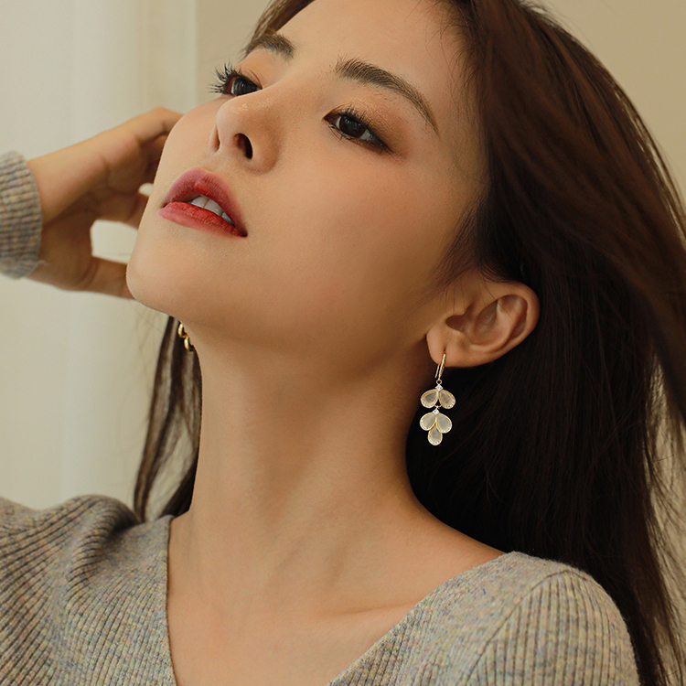 レディースピアス 花びら型天然石フックピアス