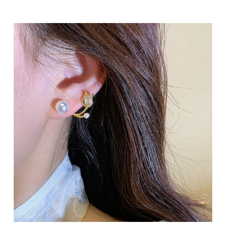 レディースピアス チューリップモチーフとパールスタッドピアス