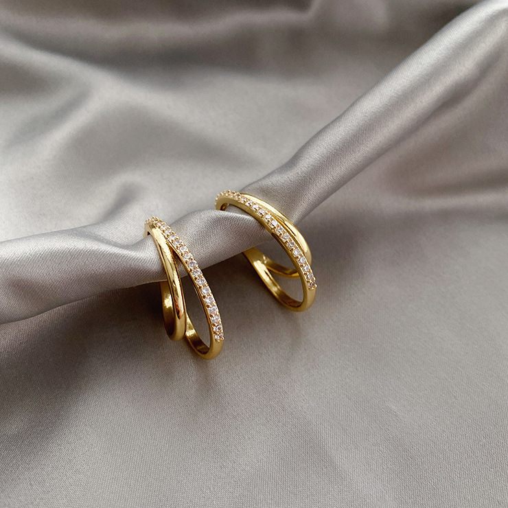 レディースピアス 二連重ねづけ風煌めきラインイヤーカフ