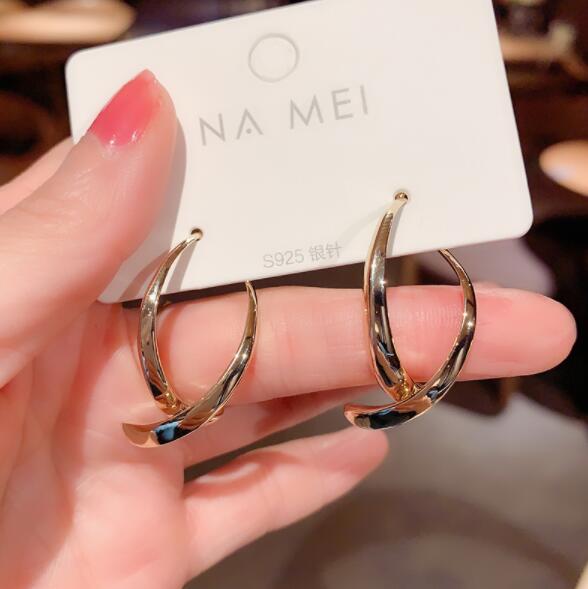 ピアスレディース 美しい輝きフープピアス レディース フック式 復古調通勤アクセサリー