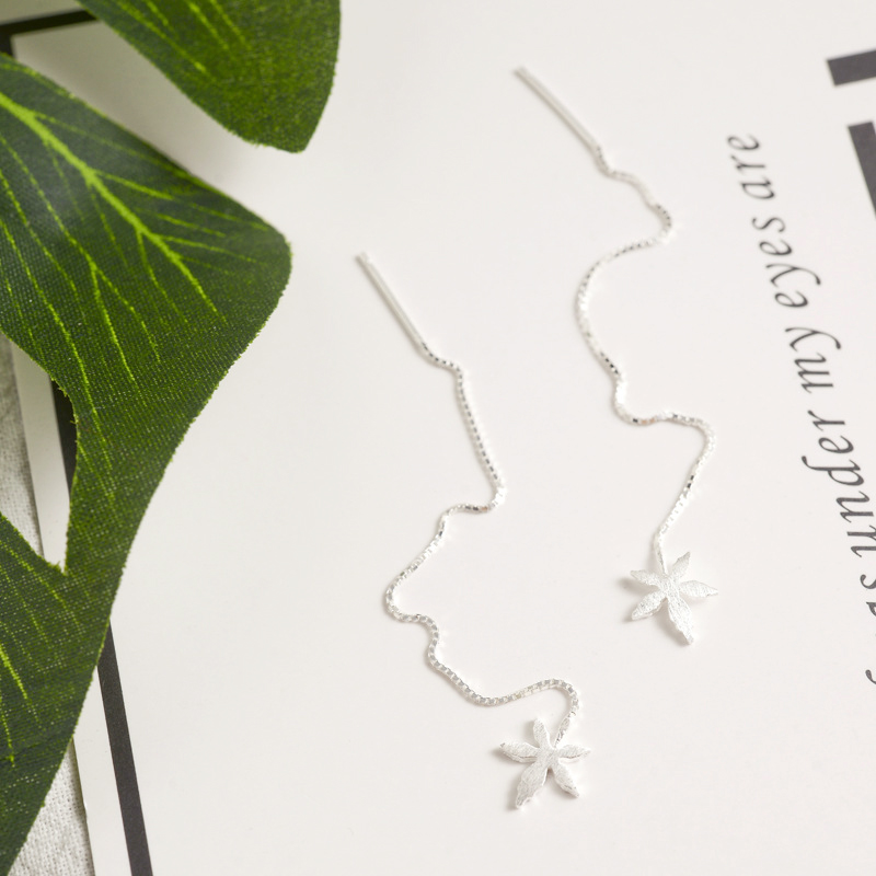 レディースピアス 星型モチーフ繊細チェーンピアス