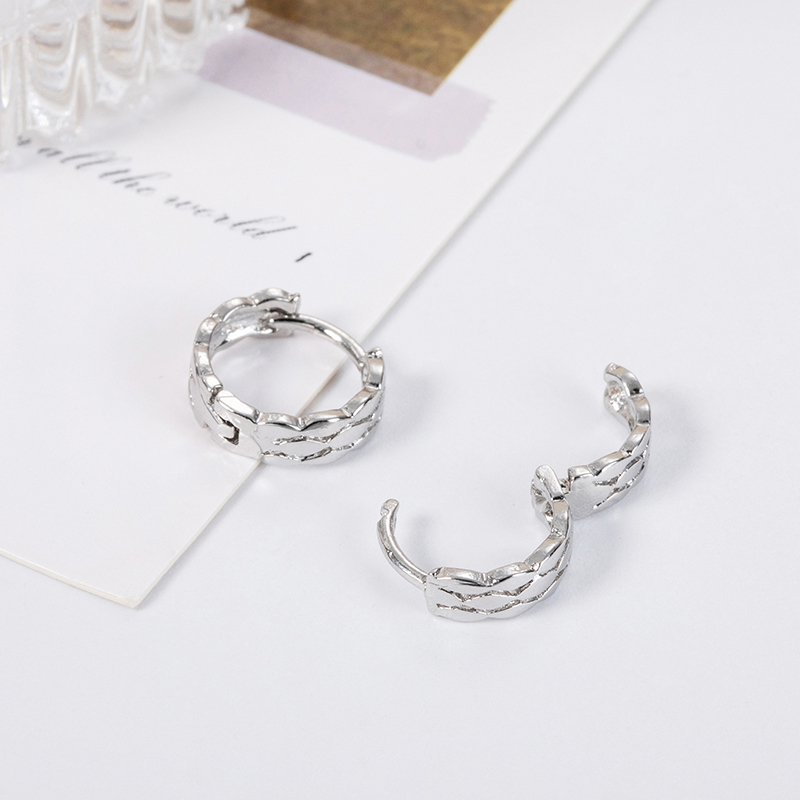 レディースピアス 編み込みデザイン小ぶりフープピアス