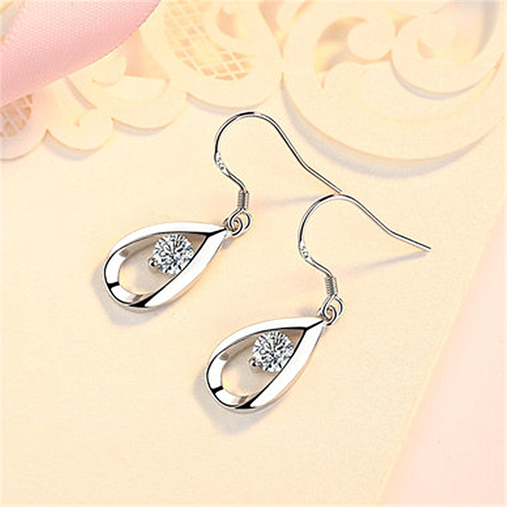 レディースピアス 雫型ジルコニア揺れるフック式ピアス