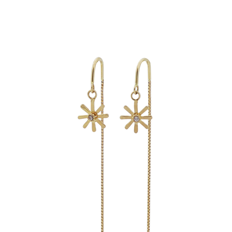 レディースピアス 星花モチーフ揺れるロングチェーンピアス