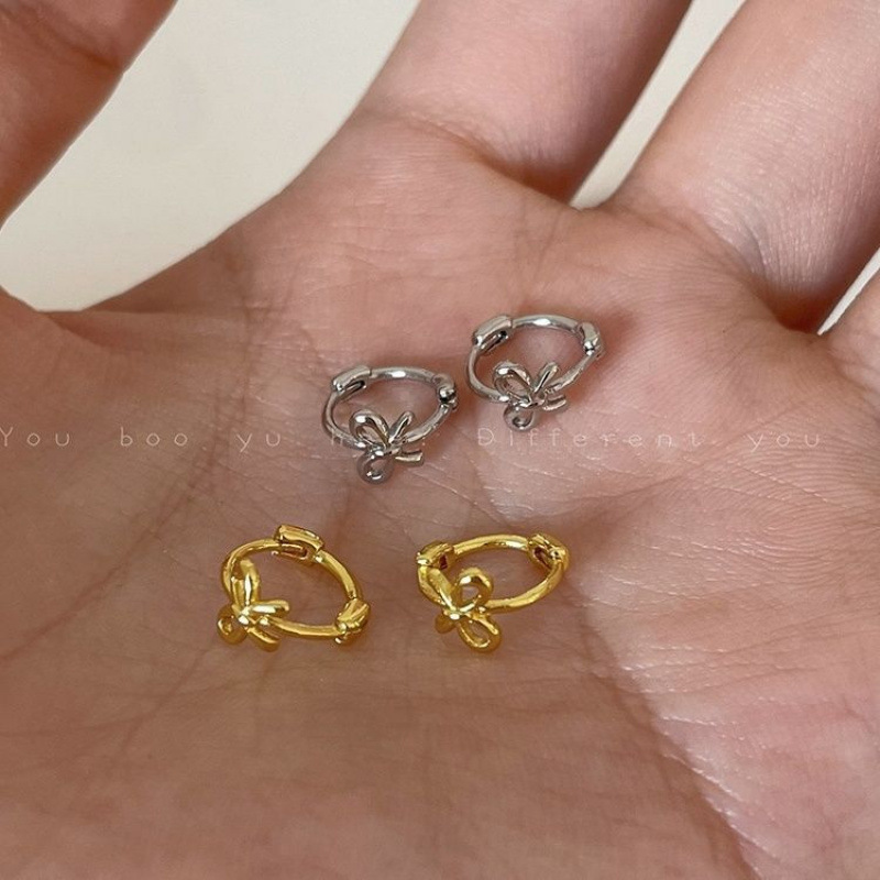 レディースピアス 可憐な蝶々モチーフ小ぶりフープピアス