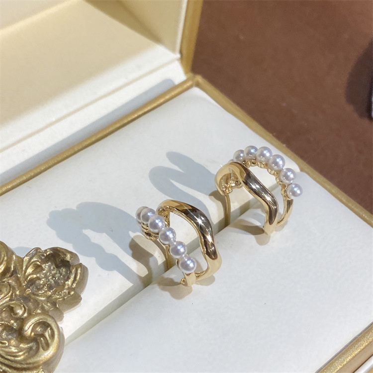 ピアスレディース 真珠フープピアス 金属製 上品な甘め系デザイン