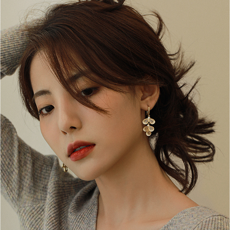 レディースピアス 花びら型天然石フックピアス