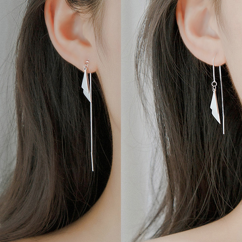 レディースピアス 幾何学模様プレート揺れるチェーン付きピアス