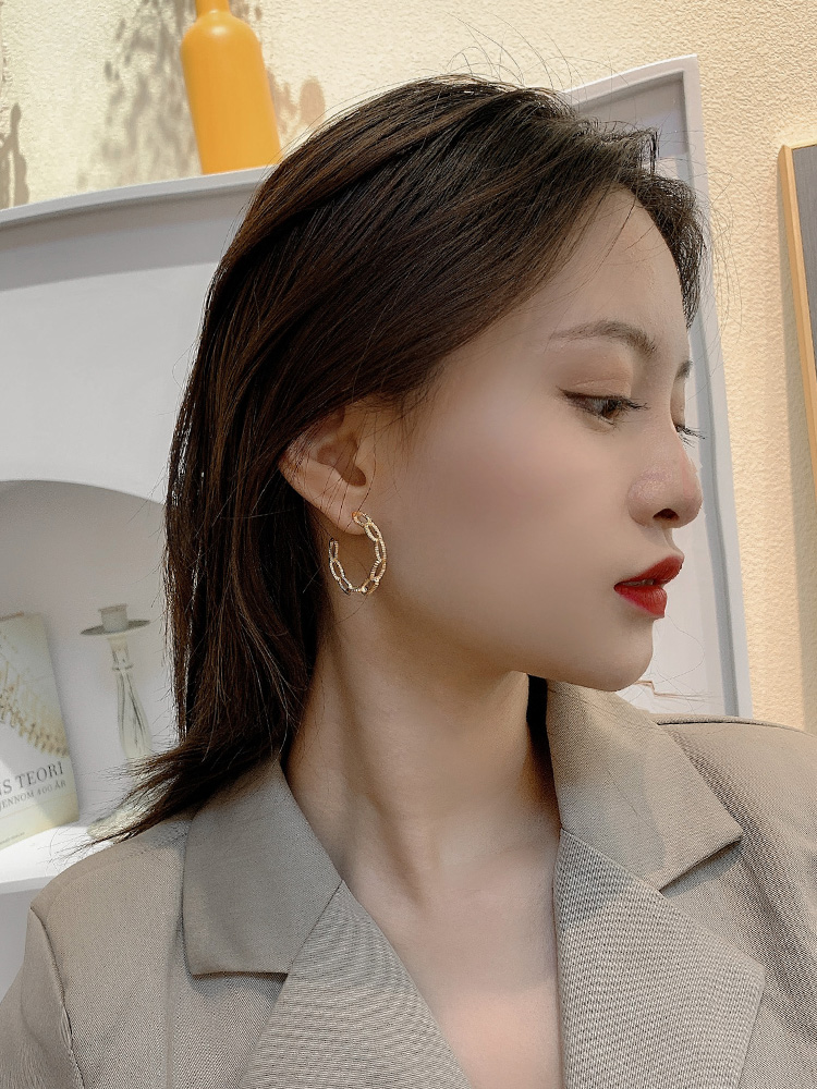 レディースピアス 透かし模様チェーンフープスタッドピアス