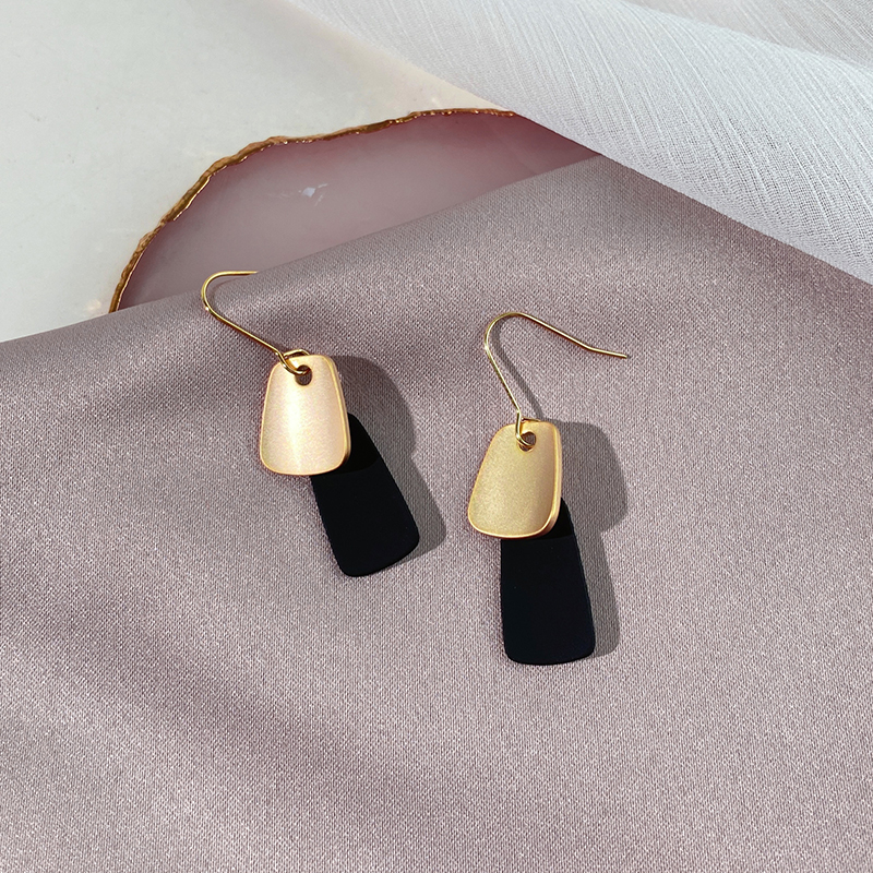 レディースピアス 幾何学二段揺れる大人のフック型片耳飾り