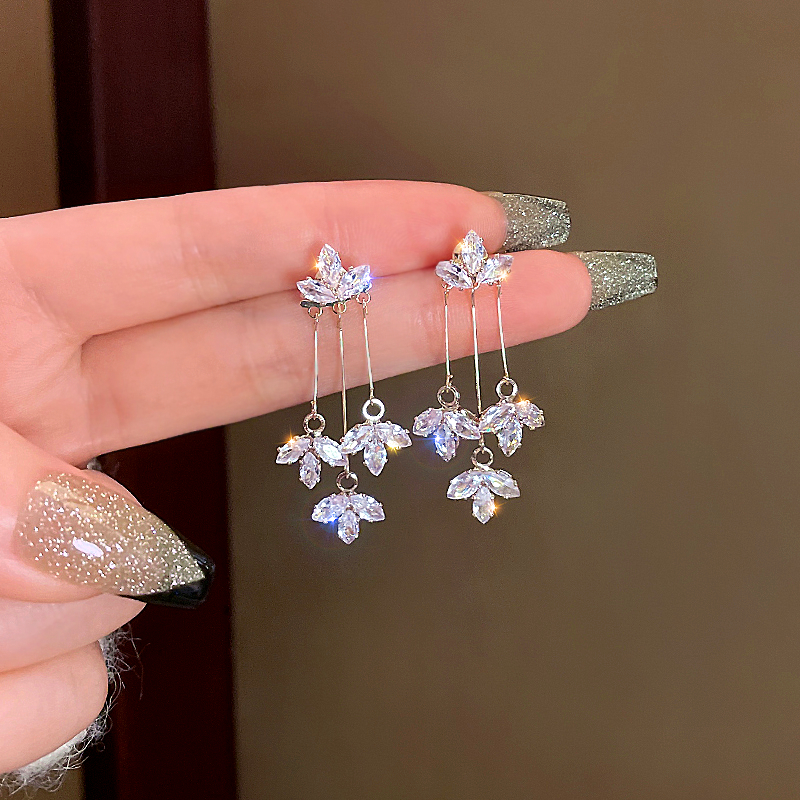ピアスレディース 華やか葉っぱモチーフ揺れる水晶風ピアス