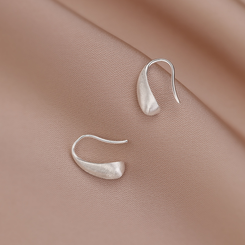 レディースピアス 滴型モチーフ曲線美フック型揺れるピアス