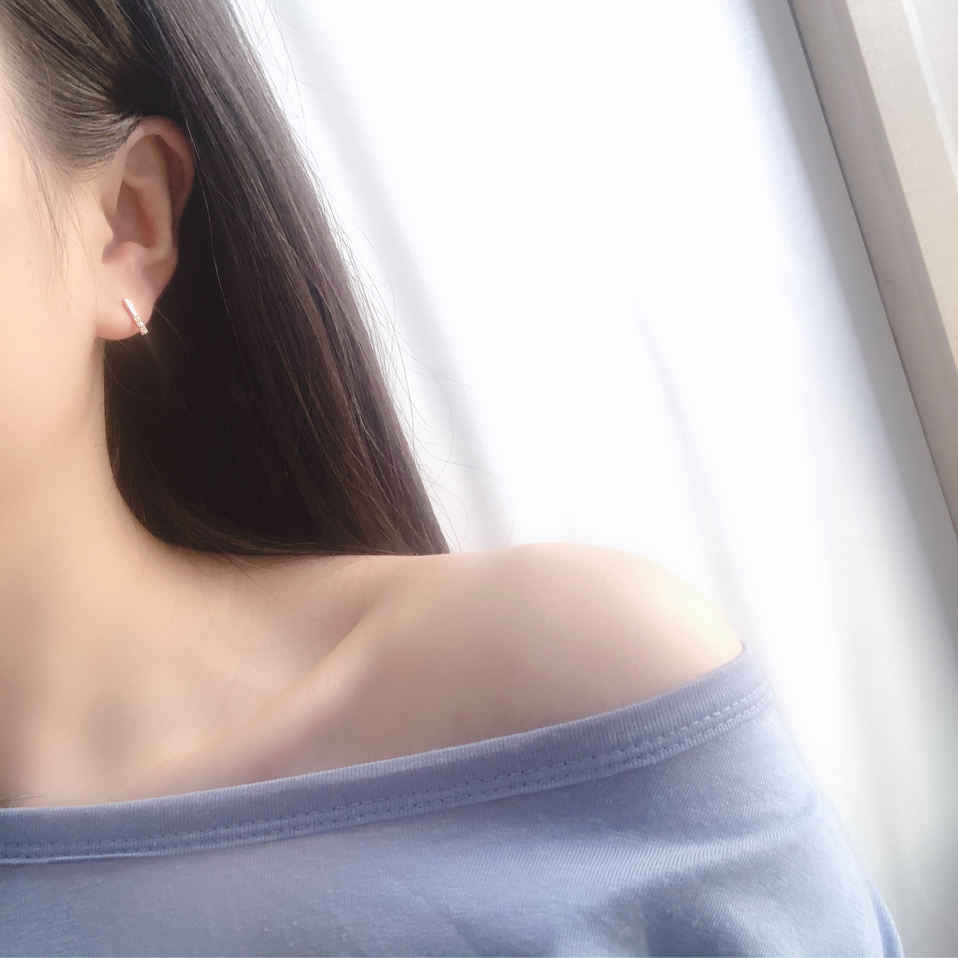ピアスレディース 輝石スタッドピアス 銀925製 棒型 女性用 煌めき耳飾り
