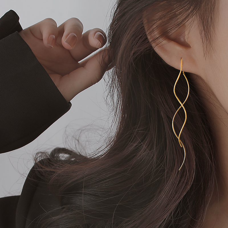 レディースピアス 流れるような曲線が美しい螺旋型ロングピアス