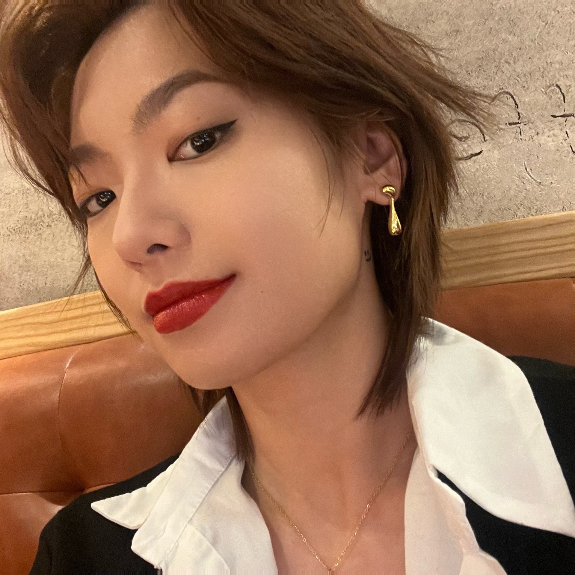 ピアスレディース 曲線美が魅力の非対称デザインスタッドピアス
