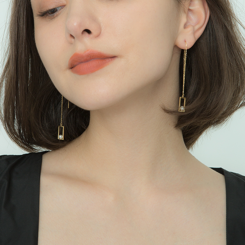 レディースピアス 長方形フレーム真珠付きチェーンピアス