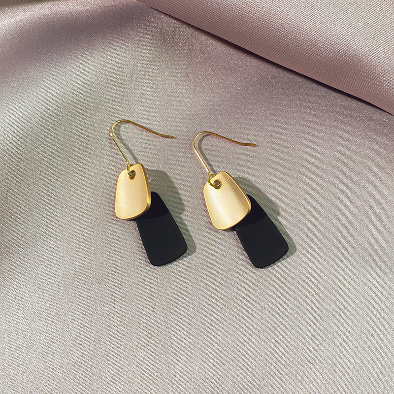 レディースピアス 幾何学二段揺れる大人のフック型片耳飾り