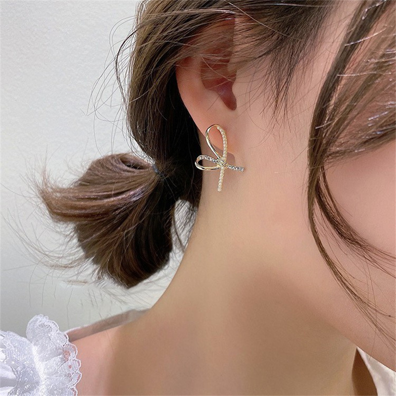 ピアスレディース 韓国風リボンモチーフ スタッド ピアス 秋新作
