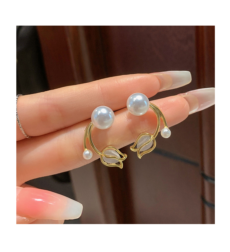 レディースピアス チューリップモチーフとパールスタッドピアス