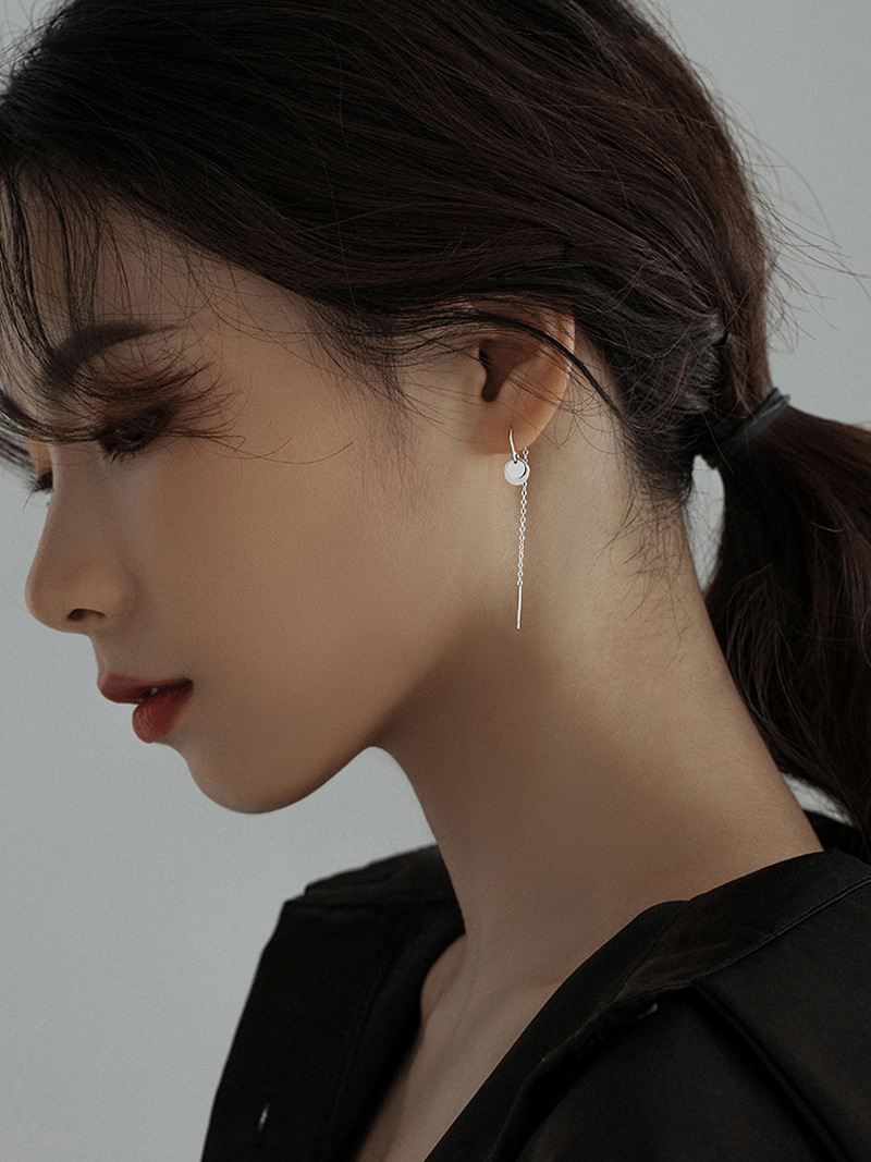 レディースピアス 丸プレート付き繊細チェーン揺れるピアス