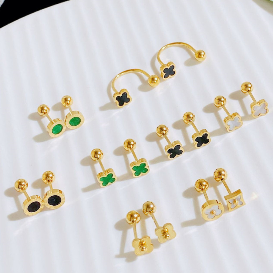 ピアスレディース 四つ葉クローバー スタッドピアス 軟骨用 金色 宝石付き
