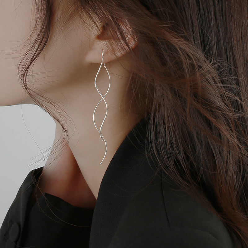 レディースピアス 流れるような曲線が美しい螺旋型ロングピアス