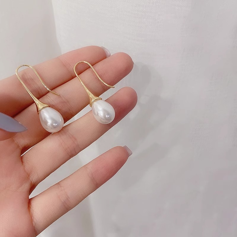 レディースピアス 上品な雫型パールドロップフック