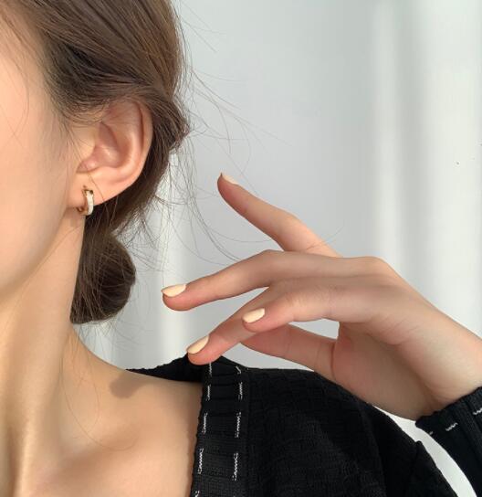 ピアスレディース 美少女風レトロフープピアス通勤用アクセサリー